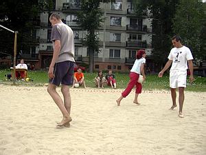 Kostlivci oto�ili a Veronika sa pres�va na miesto podania.