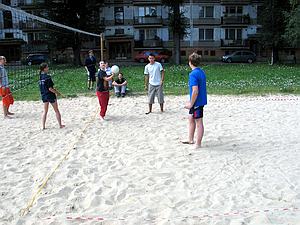 Veronika, Lolek a Bolek v z�pase proti Strojom.